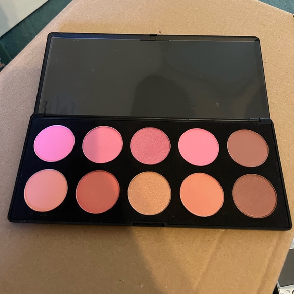 Other - Gorgeous  blush palette- new
